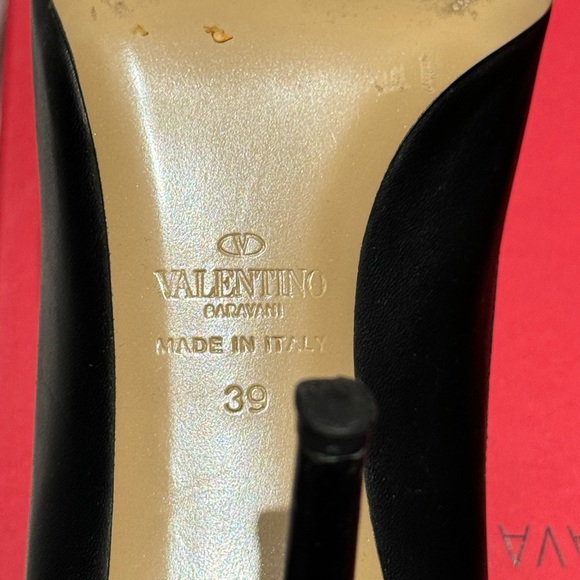 Black Valentino pointed heel - Picture 2 of 3